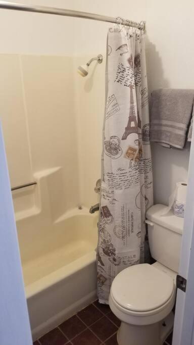 Hotel 2 Queens Beds Hotel Room 127 Stillwater Bagian luar foto